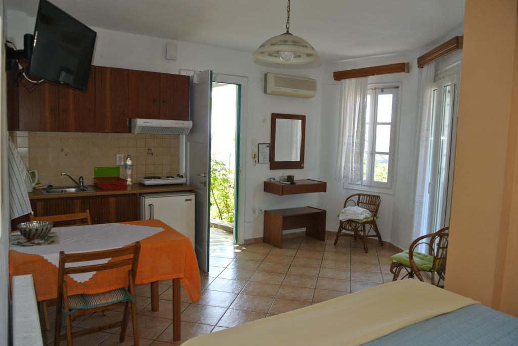 Meltemi Aparthotel Batsi  Luaran gambar